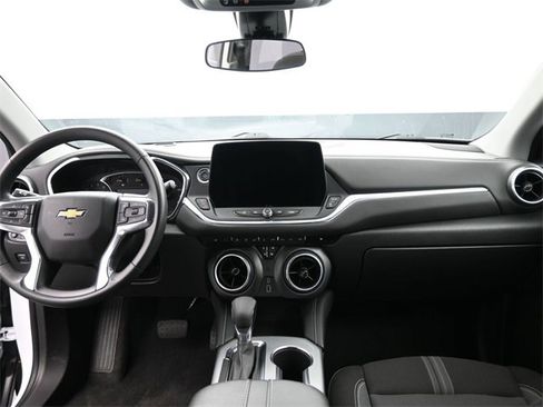 Used 2025 Chevrolet Blazer LT image 24