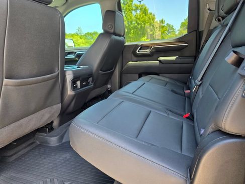 Used 2024 Chevrolet Silverado 1500 LT Trail Boss w/ LT Trail Boss Premium Package AWD/4WD image 28