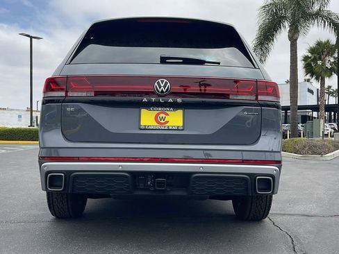 New 2025 Volkswagen Atlas Peak Edition SE image 10