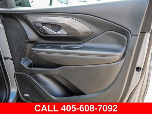 Used 2021 GMC Terrain SLT w/ Infotainment Package II FWD image 18