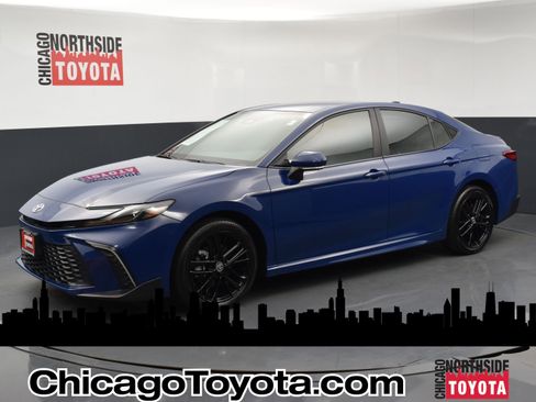 Used 2025 Toyota Camry SE w/ Convenience Package AWD/4WD image 1
