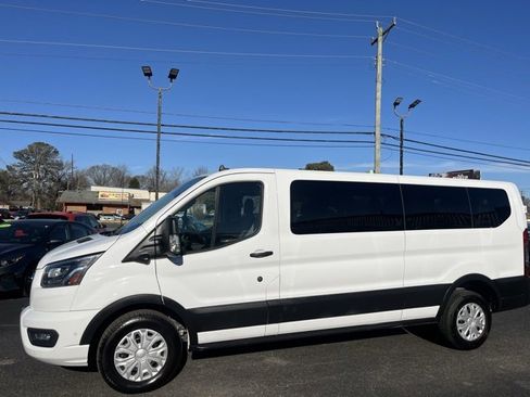 Used 2023 Ford Transit 350 XLT image 9