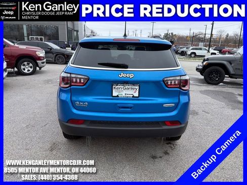 Used 2022 Jeep Compass Latitude w/ Sun and Sound Group AWD/4WD image 8