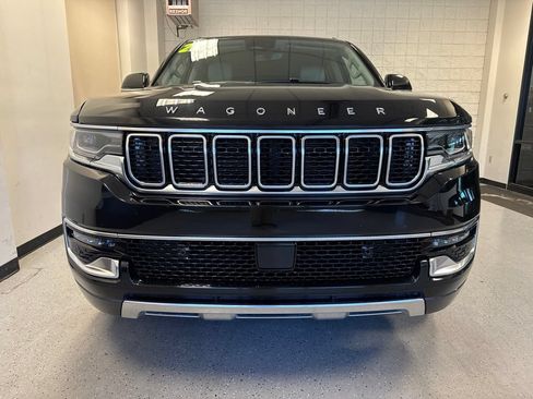Used 2022 Jeep Wagoneer Series III AWD/4WD image 45