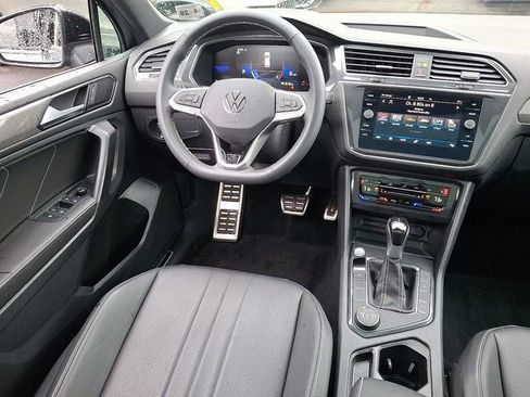 Certified 2023 Volkswagen Tiguan SE R-Line AWD/4WD image 14