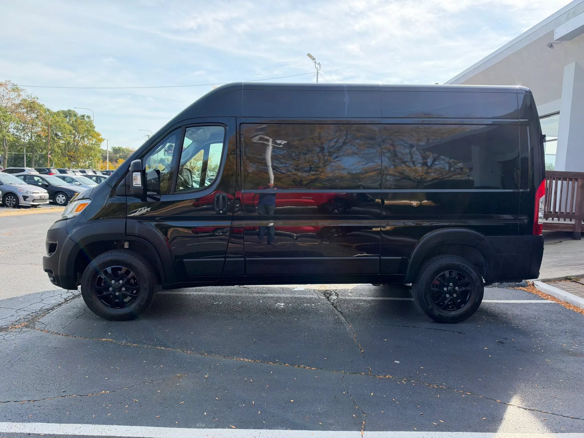 Used 2023 RAM ProMaster 2500 w/ Safety Group FWD image 4