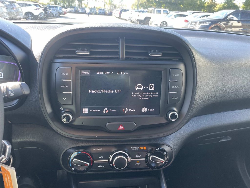 Used 2025 Kia Soul LX FWD image 20