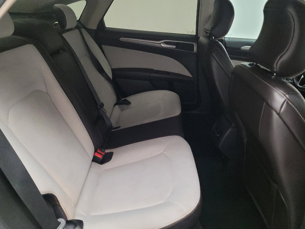 Used 2019 Ford Fusion SE w/ Equipment Group 151A FWD image 19