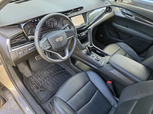 Used 2023 Cadillac XT6 Sport w/ Technology Package AWD/4WD image 11