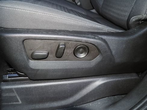 Certified 2022 Chevrolet Silverado 1500 RST image 25