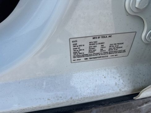 Used 2023 Tesla Model Y Performance image 17