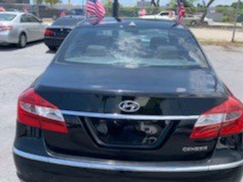 Used 2013 Hyundai Genesis 3.8 w/ Premium Pkg image 5