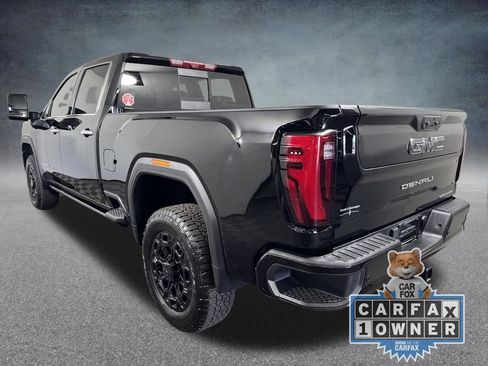 Used 2024 GMC Sierra 3500 Denali Ultimate AWD/4WD image 4