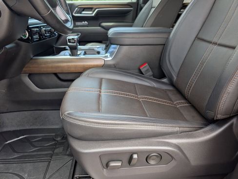 Used 2025 Chevrolet Silverado 1500 High Country w/ High Country Premium Package image 16