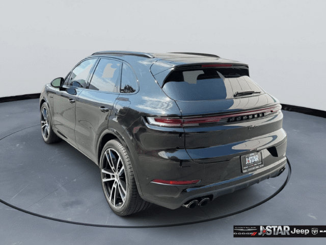 Used 2026 Porsche Cayenne Turbo w/ Technology Package AWD/4WD image 7