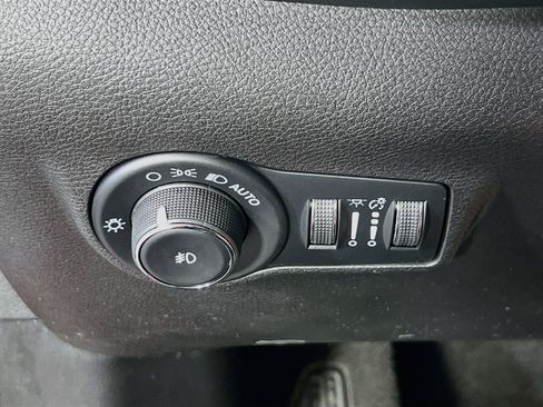 Used 2023 Jeep Compass Latitude w/ Convenience Group AWD/4WD image 10