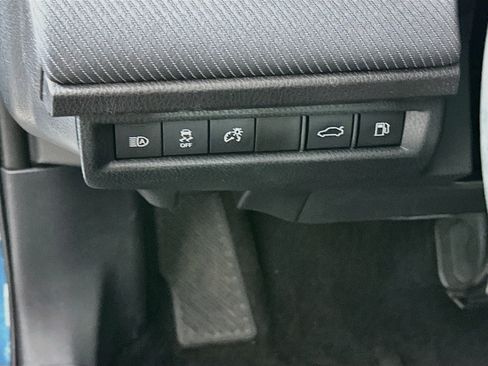 Used 2025 Toyota Camry SE FWD image 16