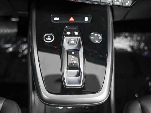 Certified 2024 Audi Q4 e-tron Premium Plus w/ Premium Plus RWD image 19