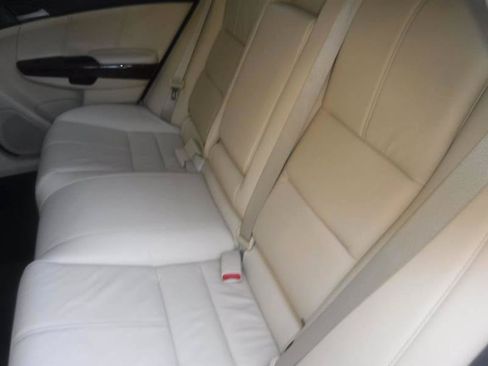 Used 2011 Honda Crosstour EX-L image 32