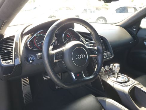 Used 2015 Audi R8 V10 w/ Full Leather Package image 24