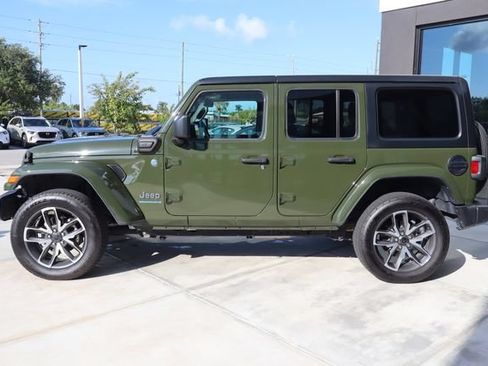 Used 2024 Jeep Wrangler Unlimited AWD/4WD image 7