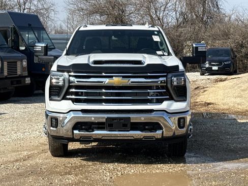 Used 2025 Chevrolet Silverado 3500 LTZ w/ LTZ Plus Package image 2