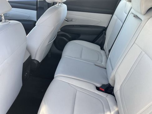 Used 2025 Hyundai Tucson SE image 13