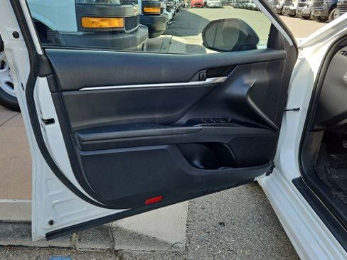 Used 2020 Toyota Camry SE FWD image 20