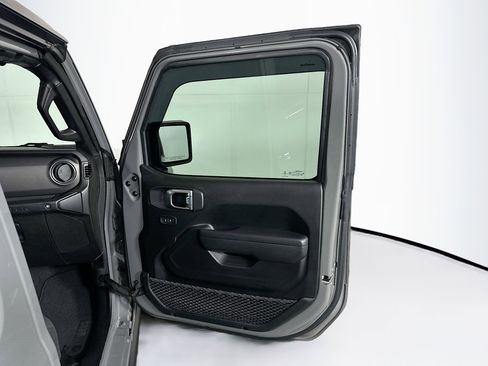 Used 2023 Jeep Wrangler Unlimited Rubicon 4xe AWD/4WD image 30