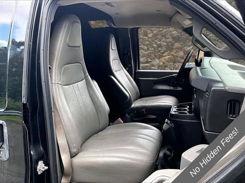 Used 2020 GMC Savana 2500 RWD image 7