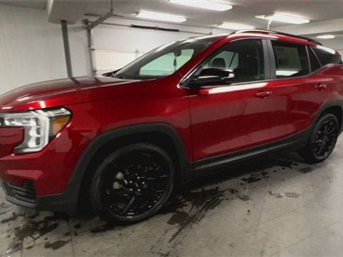 Certified 2023 GMC Terrain SLE w/ Driver Convenience Package image 4