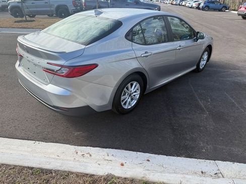 Used 2026 Toyota Camry LE w/ Convenience Package image 10