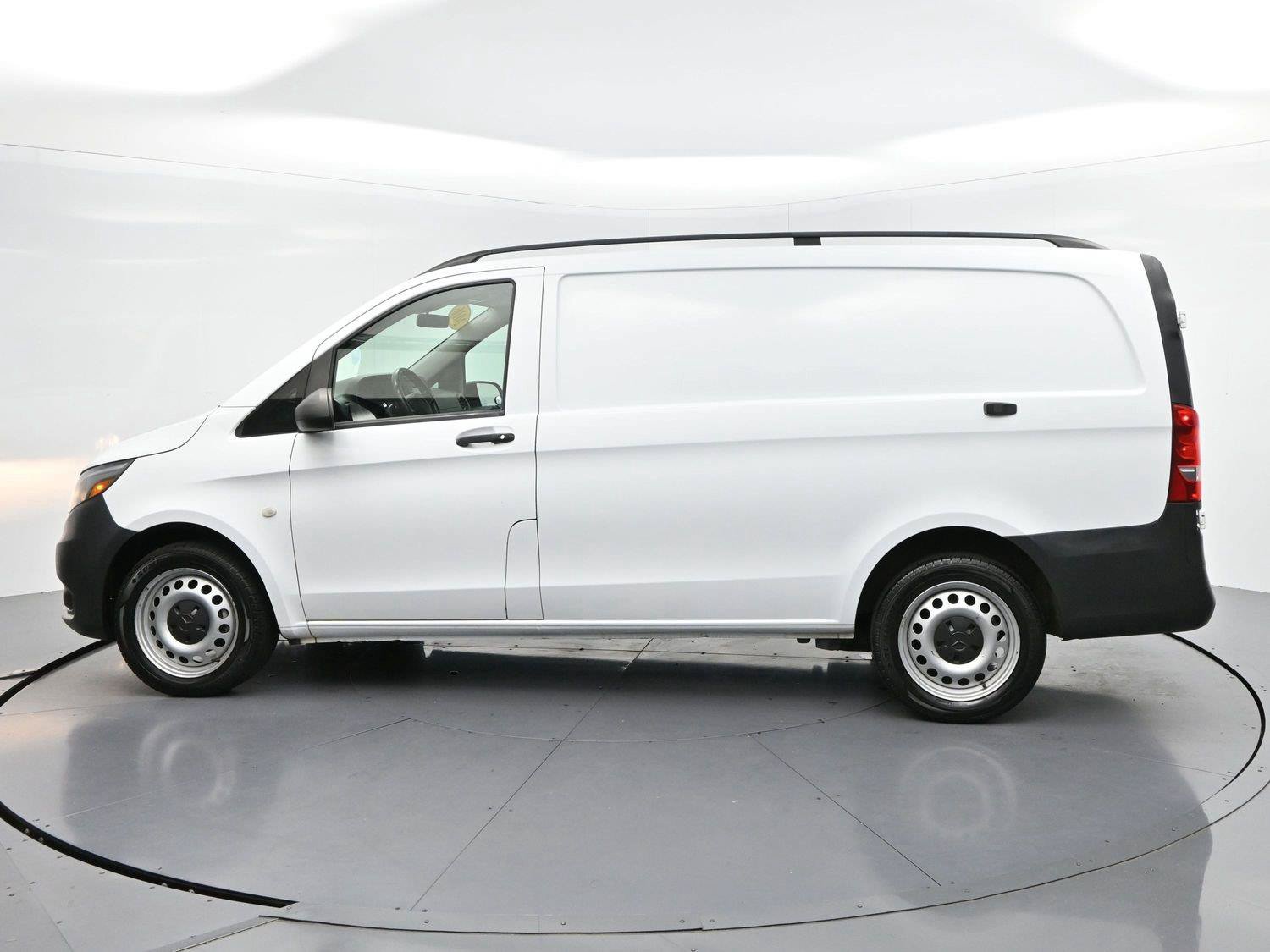 Used 2016 Mercedes-Benz Metris image 4