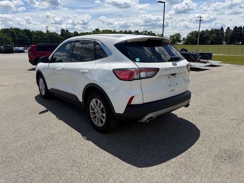 Used 2022 Ford Escape SE w/ Convenience Package FWD image 8