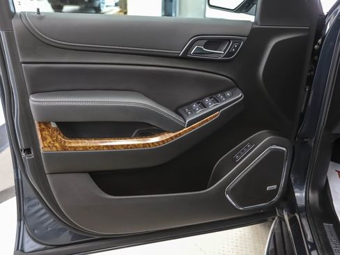 Used 2019 Chevrolet Tahoe Premier AWD/4WD image 9