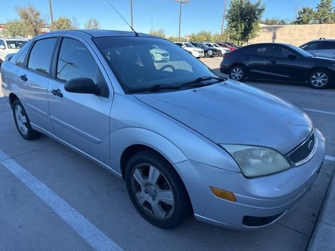 Used 2006 Ford Focus ZX4 Sedan image 3