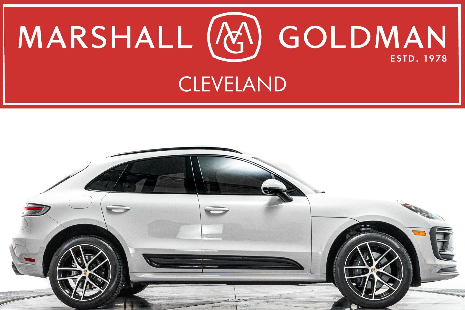 Used 2026 Porsche Macan AWD/4WD image 1