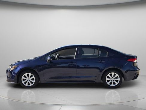 Used 2021 Toyota Corolla LE image 4