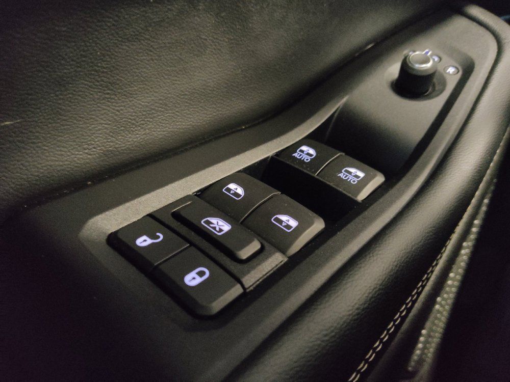 Used 2023 Jeep Grand Cherokee Laredo X AWD/4WD image 27