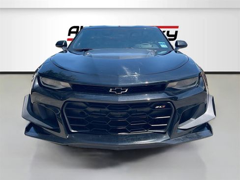 Used 2019 Chevrolet Camaro ZL1 image 2