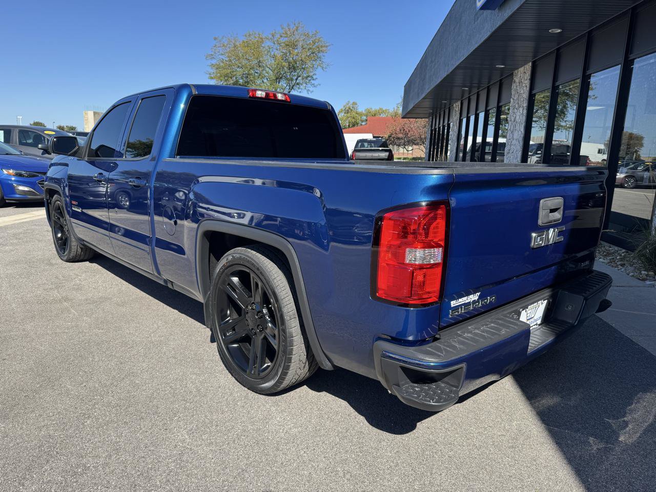 Used 2017 GMC Sierra 1500 SLE w/ SLE Value Package AWD/4WD image 7