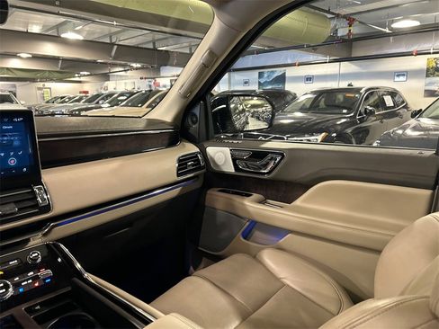 Used 2023 Lincoln Navigator L Reserve image 26