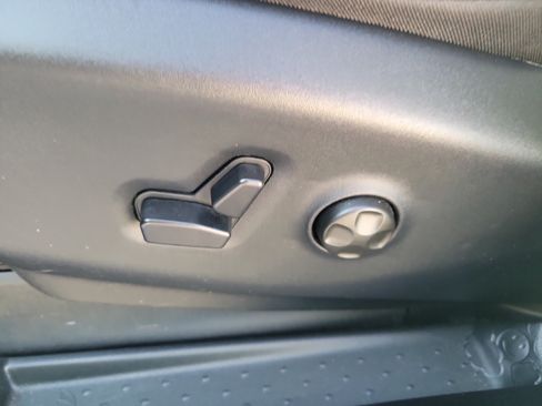 Used 2026 Chrysler Pacifica Select FWD image 14