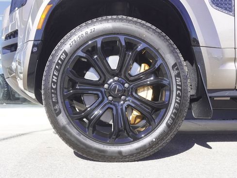 New 2026 Land Rover Defender 110 OCTA image 34