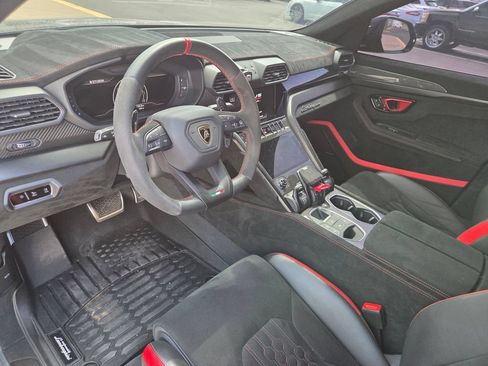 Used 2023 Lamborghini Urus Performante AWD/4WD image 5