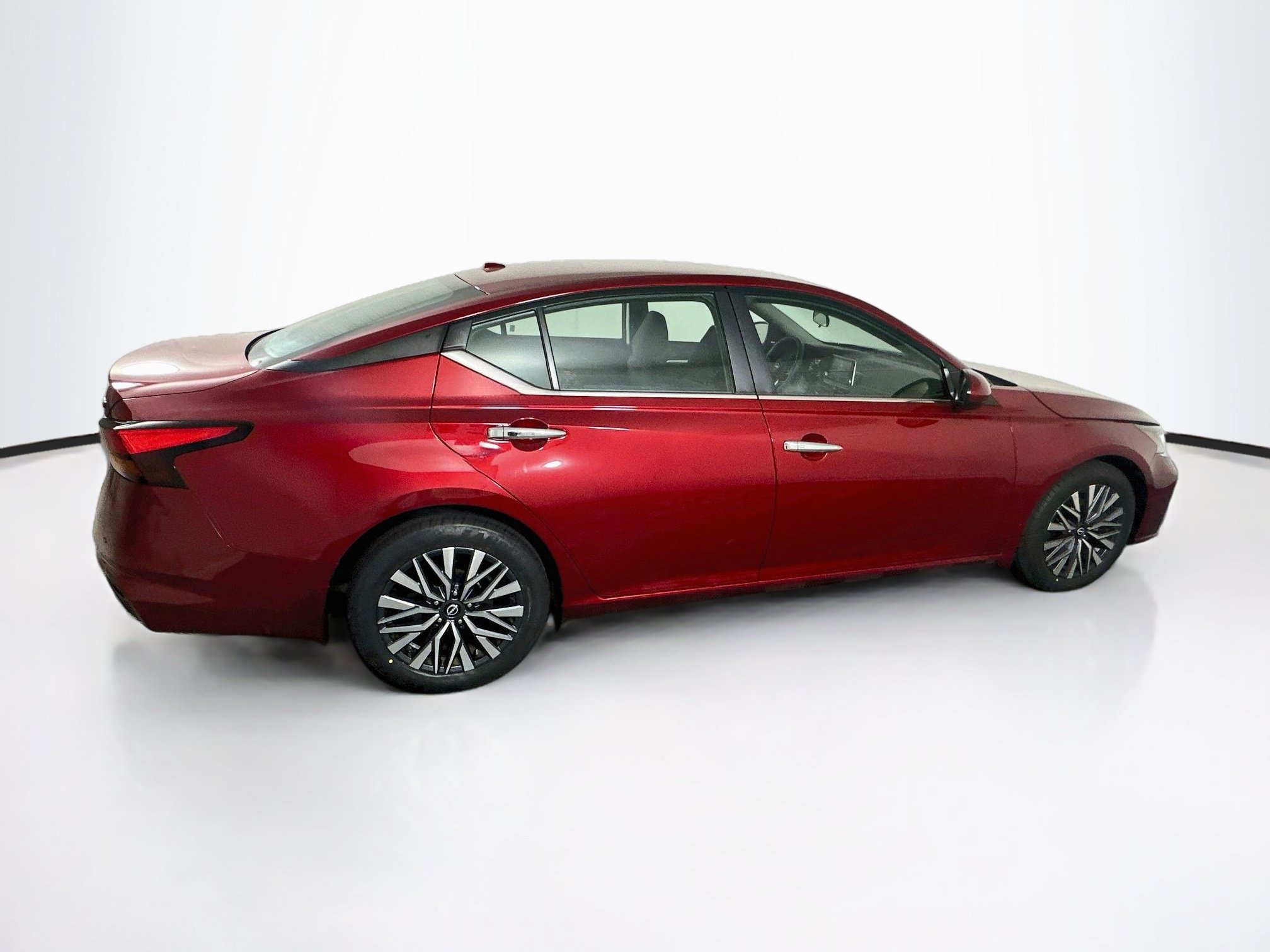 Used 2023 Nissan Altima 2.5 SV FWD image 10