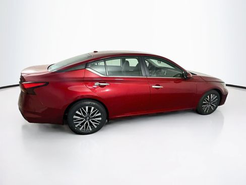 Used 2023 Nissan Altima 2.5 SV FWD image 10