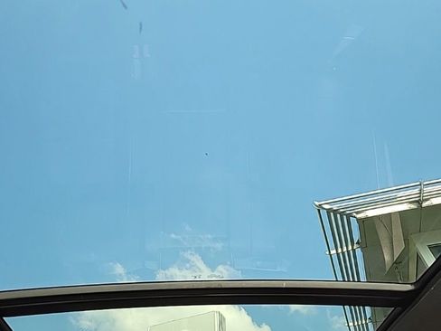 Certified 2023 Volkswagen Atlas Cross Sport SE w/ Panoramic Sunroof Package AWD/4WD image 12