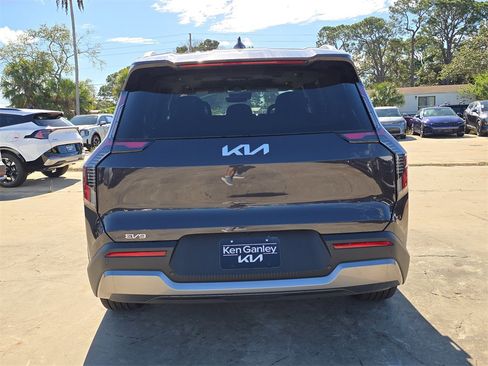 New 2026 Kia EV9 Wind image 7