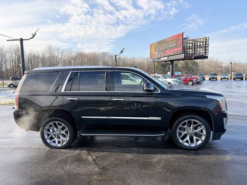 Used 2019 Cadillac Escalade Luxury image 10